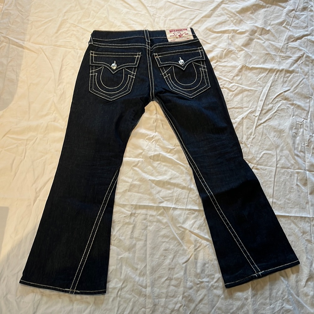 Men’s dark blue True Religion Jeans with white stitch. 32x30